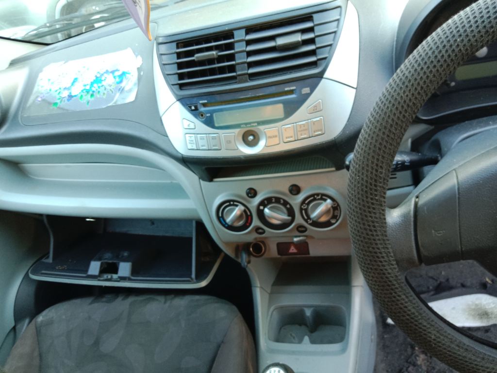 P5369 - Suzuki Alto 2011 Red Wrecking - Image 7