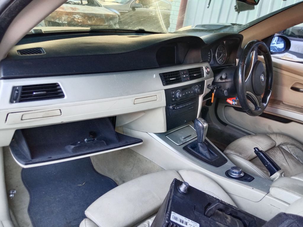 P5371 - BMW 3 Series E90 2008 Blue Wrecking - Image 6