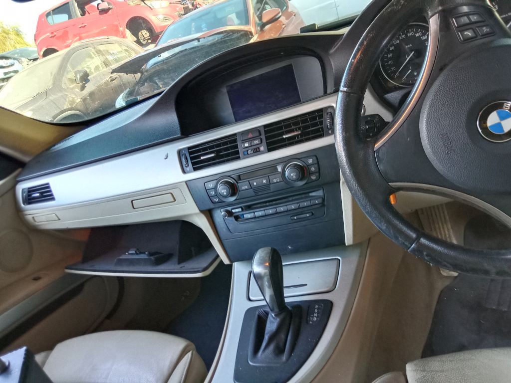 P5371 - BMW 3 Series E90 2008 Blue Wrecking - Image 7