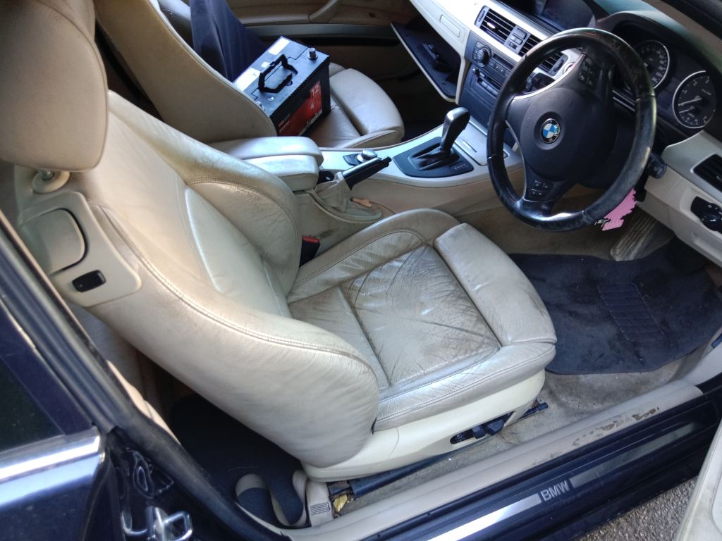 P5371 - BMW 3 Series E90 2008 Blue Wrecking - Image 10