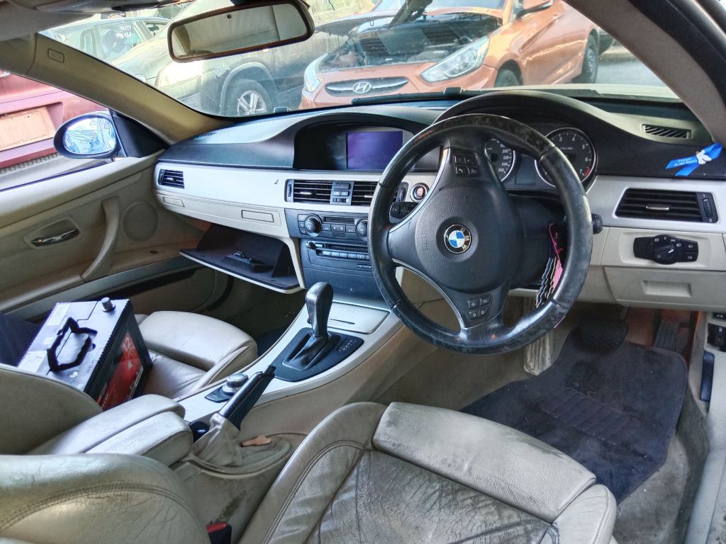 P5371 - BMW 3 Series E90 2008 Blue Wrecking - Image 11