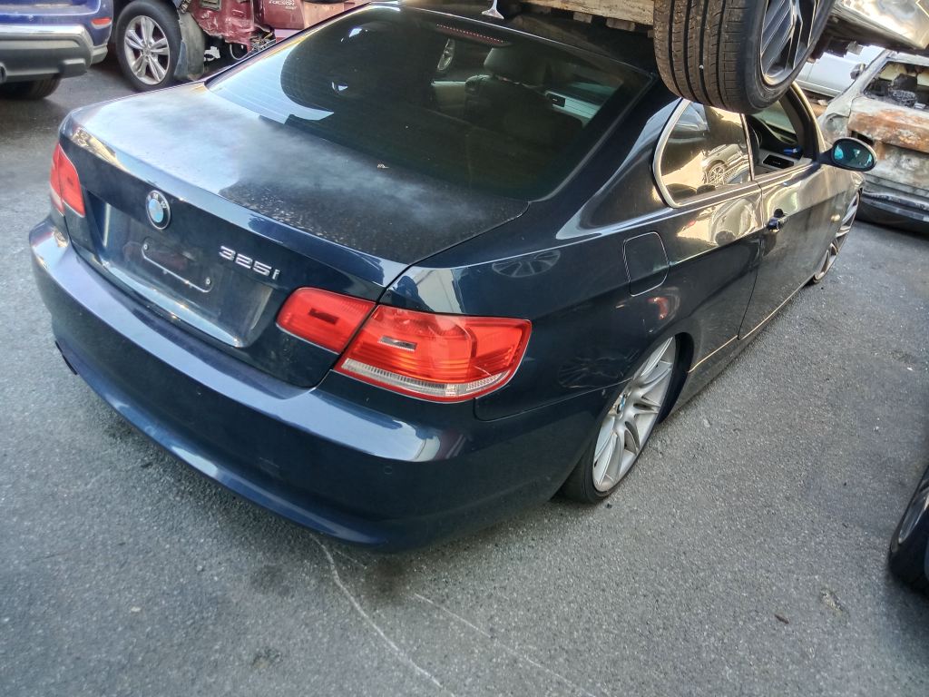 P5371 - BMW 3 Series E90 2008 Blue Wrecking - Image 13