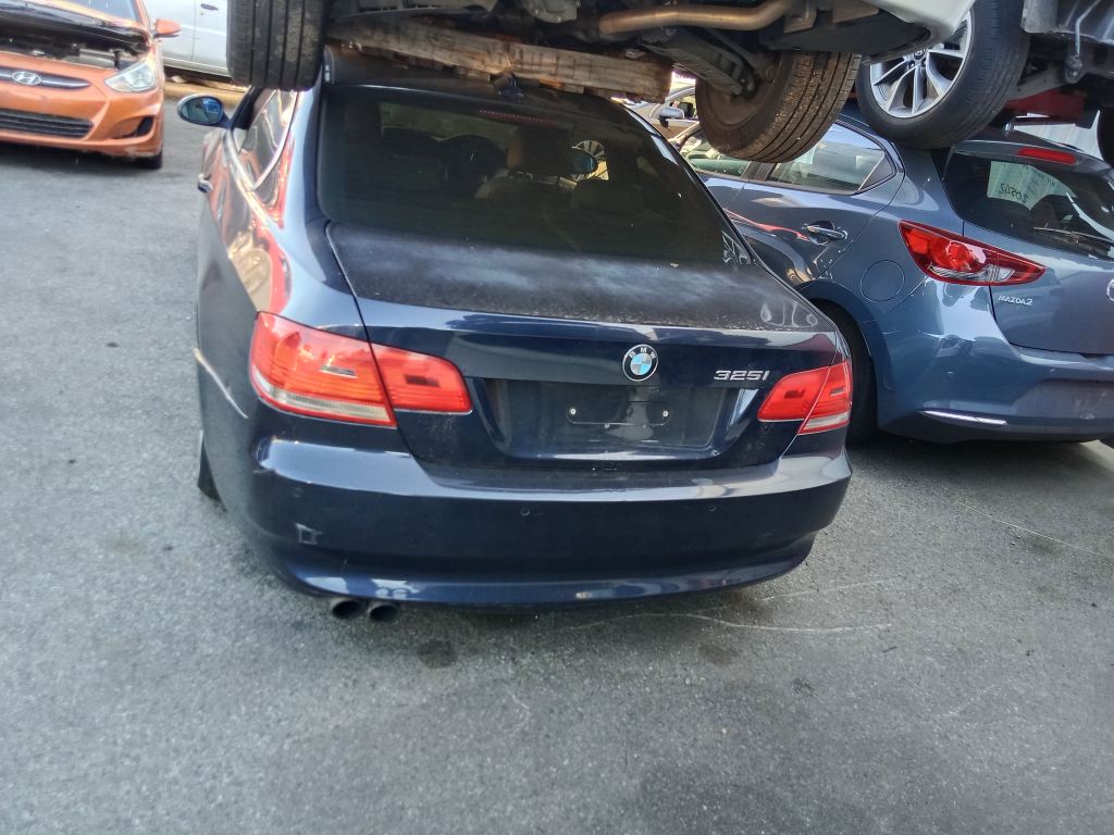 P5371 - BMW 3 Series E90 2008 Blue Wrecking - Image 14