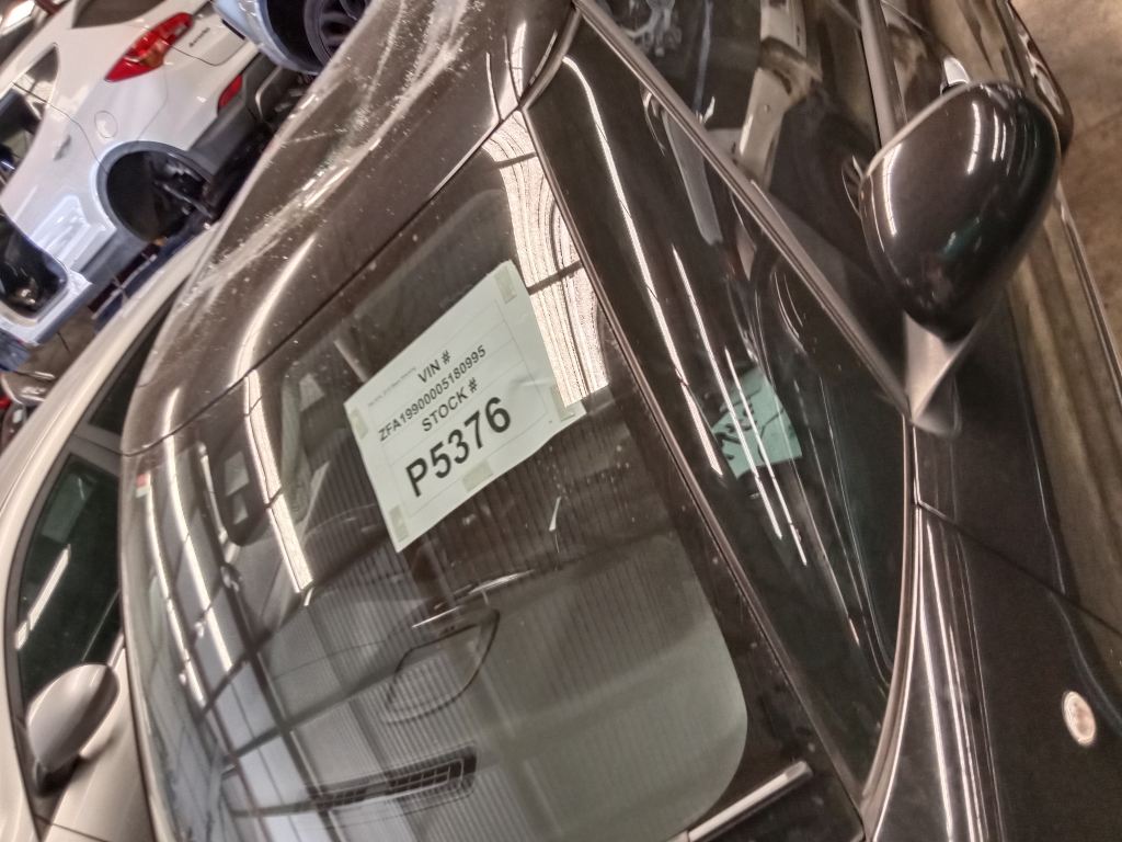 P5376 - Fiat 500L 2015 Black Wrecking - Image 2