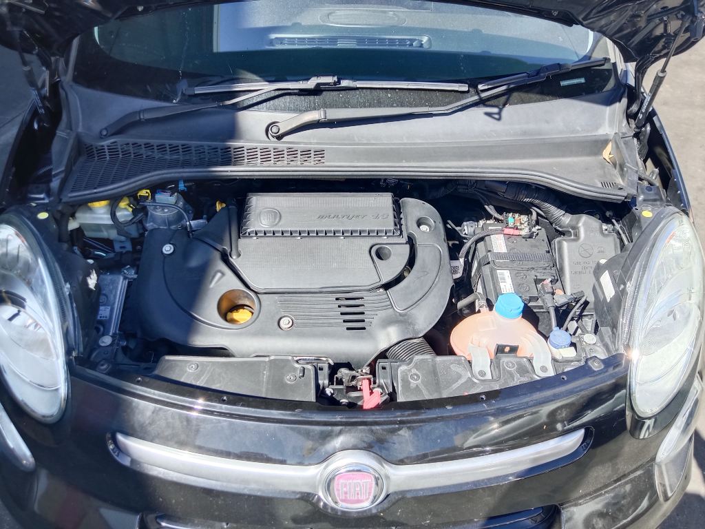 P5376 - Fiat 500L 2015 Black Wrecking - Image 3