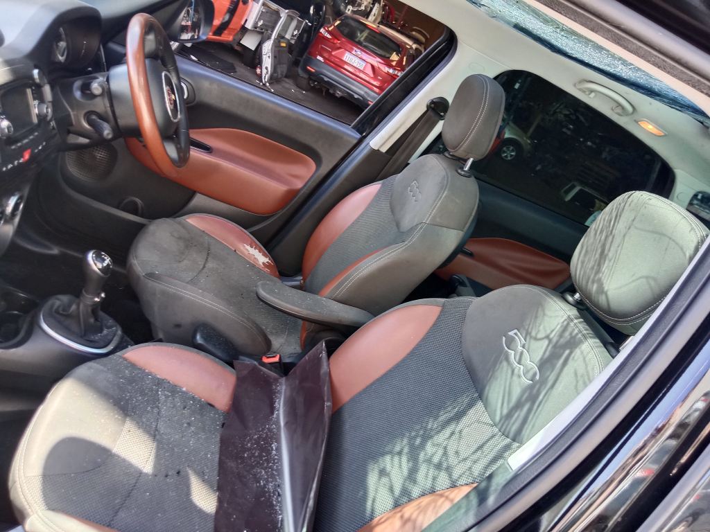 P5376 - Fiat 500L 2015 Black Wrecking - Image 7