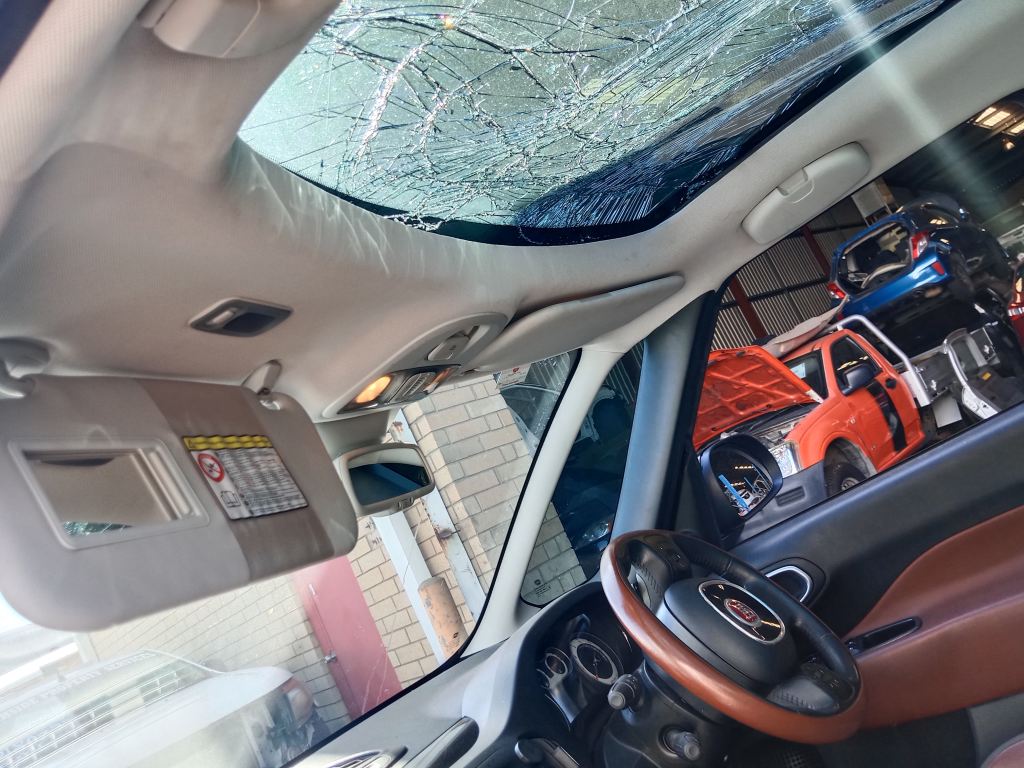 P5376 - Fiat 500L 2015 Black Wrecking - Image 8