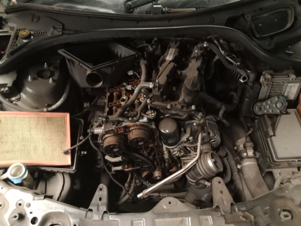 P5379 - Toyota RAV4 2015 White Wrecking - Image 3