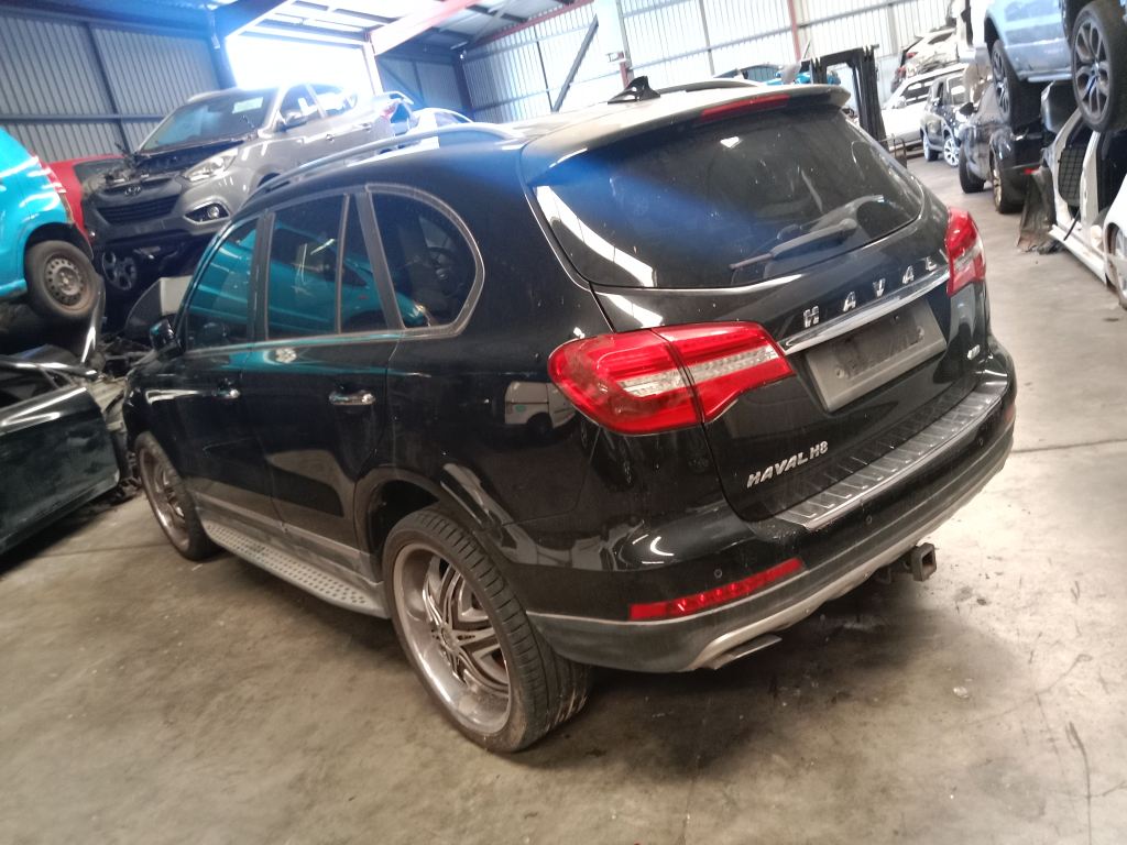 P5379 - Toyota RAV4 2015 White Wrecking - Image 5