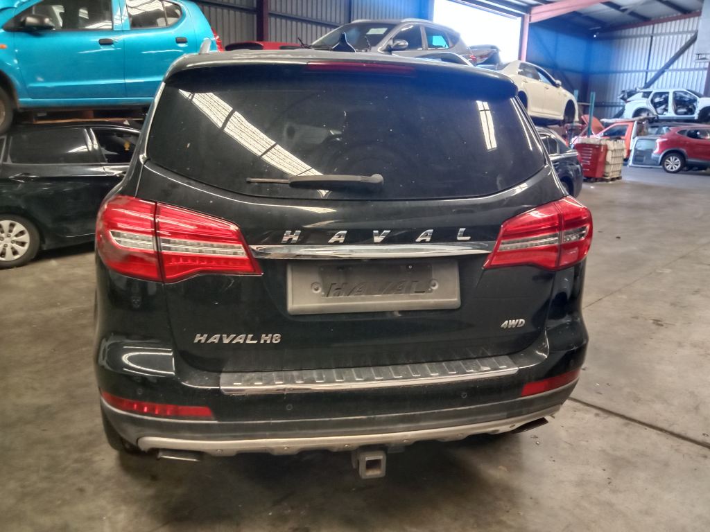 P5379 - Toyota RAV4 2015 White Wrecking - Image 6