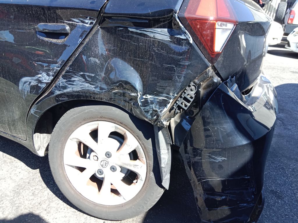 P5385 - Toyota Yaris 2011 Silver Wrecking - Image 11