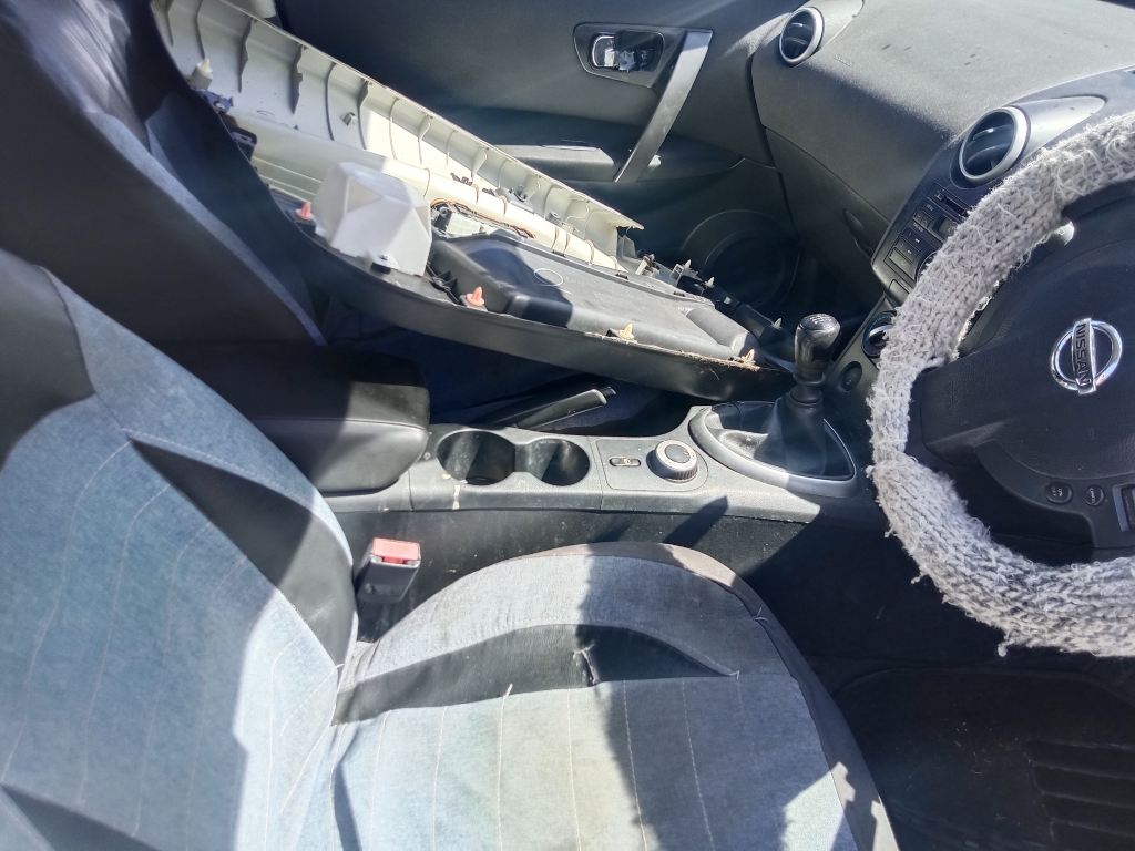 P5387 - Kia Cerato 2015 Silver Wrecking - Image 3