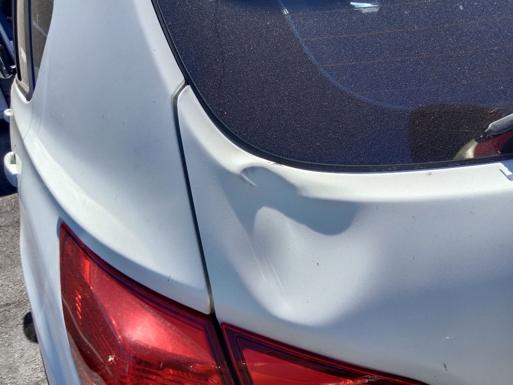 P5387 - Kia Cerato 2015 Silver Wrecking - Image 12