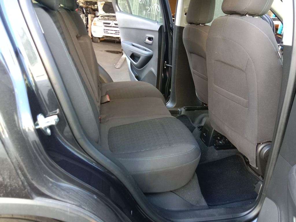 P5395 - Holden Trax 2016 Black Wrecking - Image 3