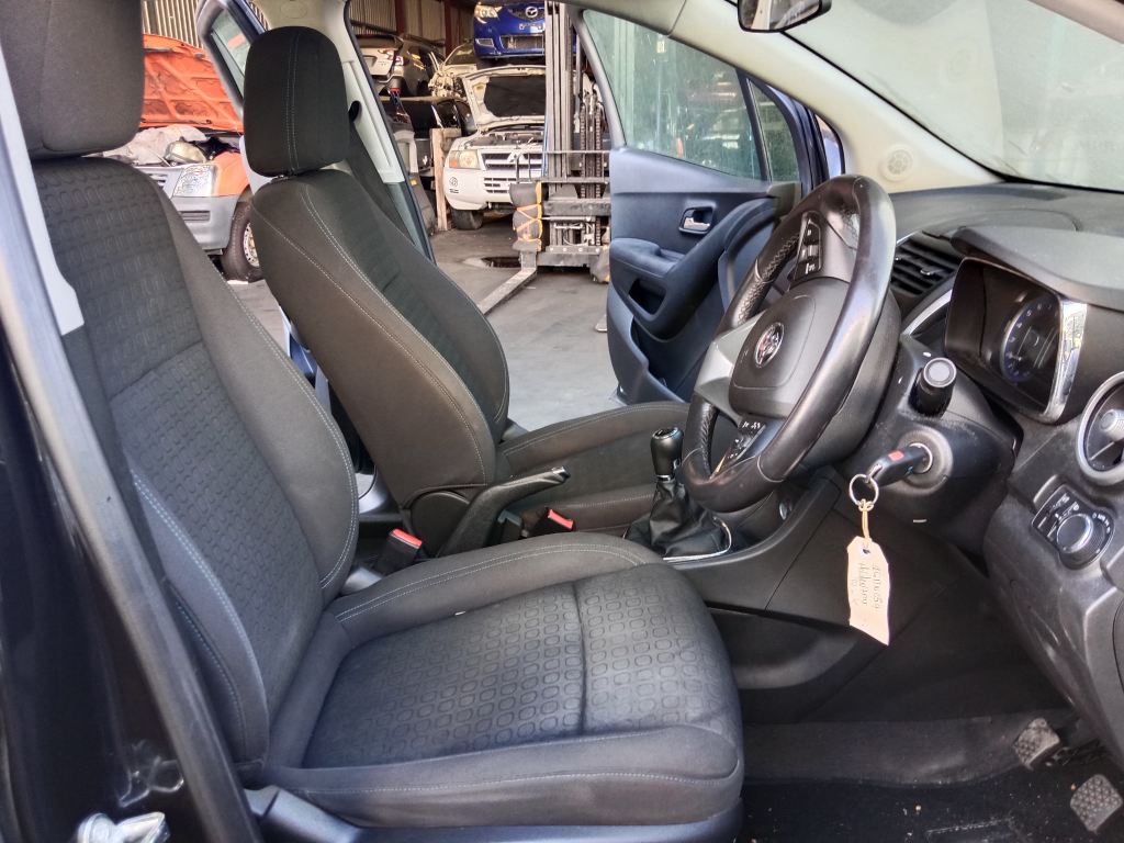 P5395 - Holden Trax 2016 Black Wrecking - Image 6