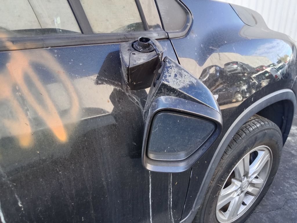 P5395 - Holden Trax 2016 Black Wrecking - Image 7