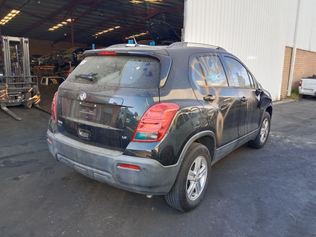 P5395 - Holden Trax 2016 Black Wrecking - Image 12
