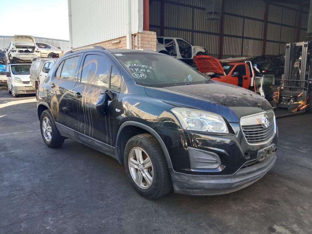 P5395 - Holden Trax 2016 Black Wrecking - Image 16