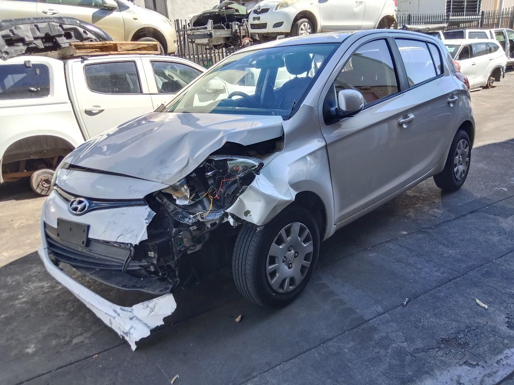 P5398 - Hyundai i20 2014 White Wrecking - Image 15