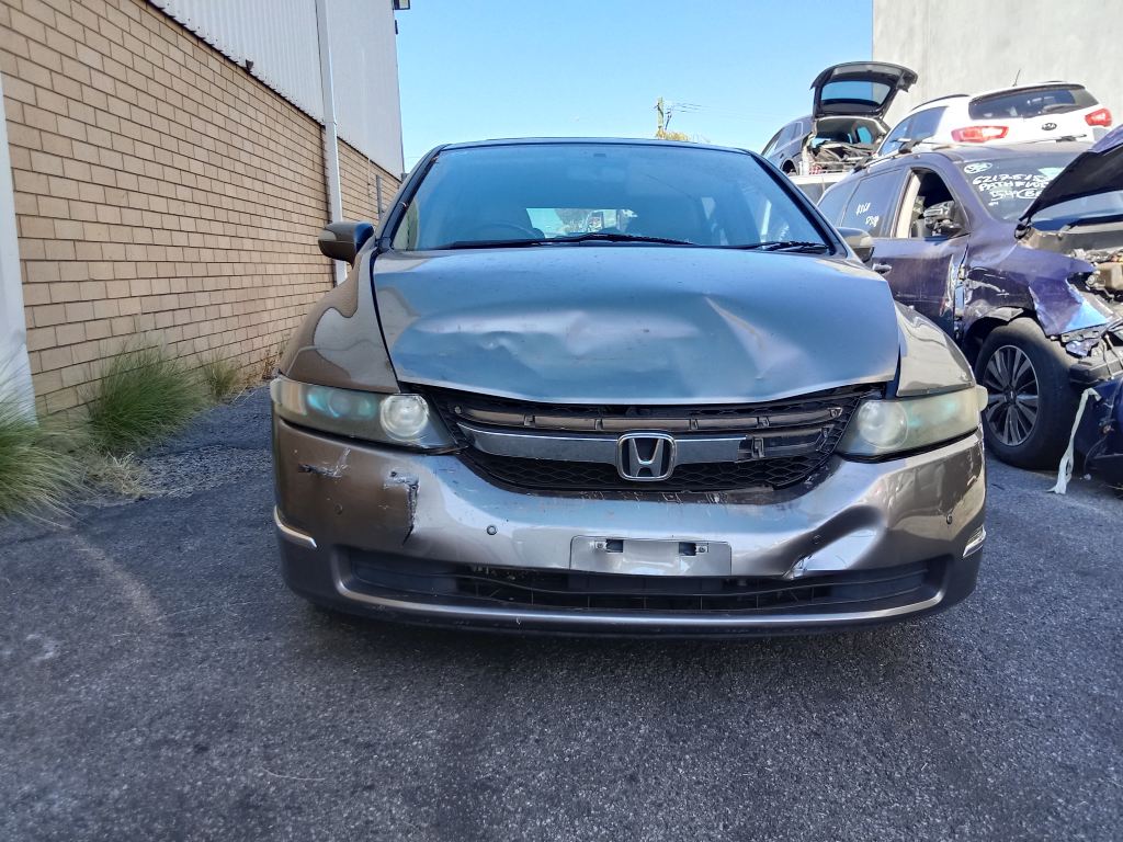 P5423 - Honda Odyssey 2007 Grey Wrecking
