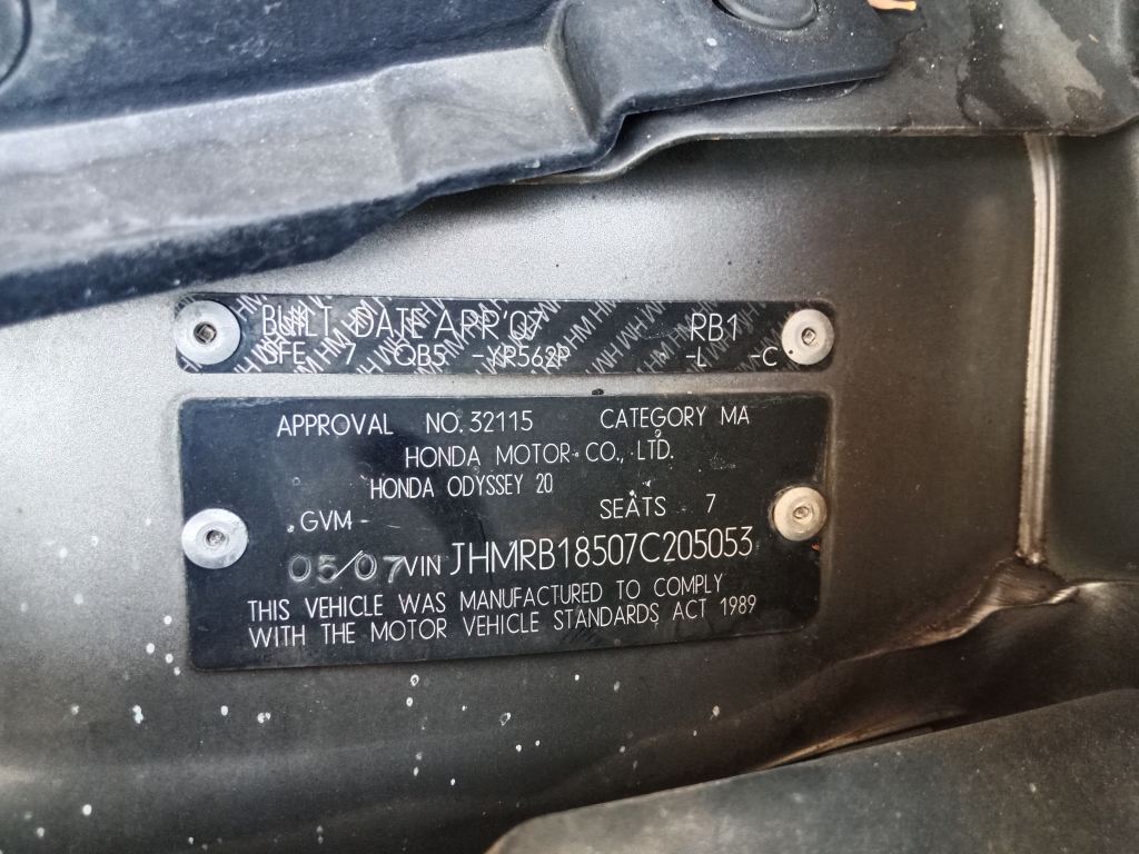 P5423 - Honda Odyssey 2007 Grey Wrecking - Image 3