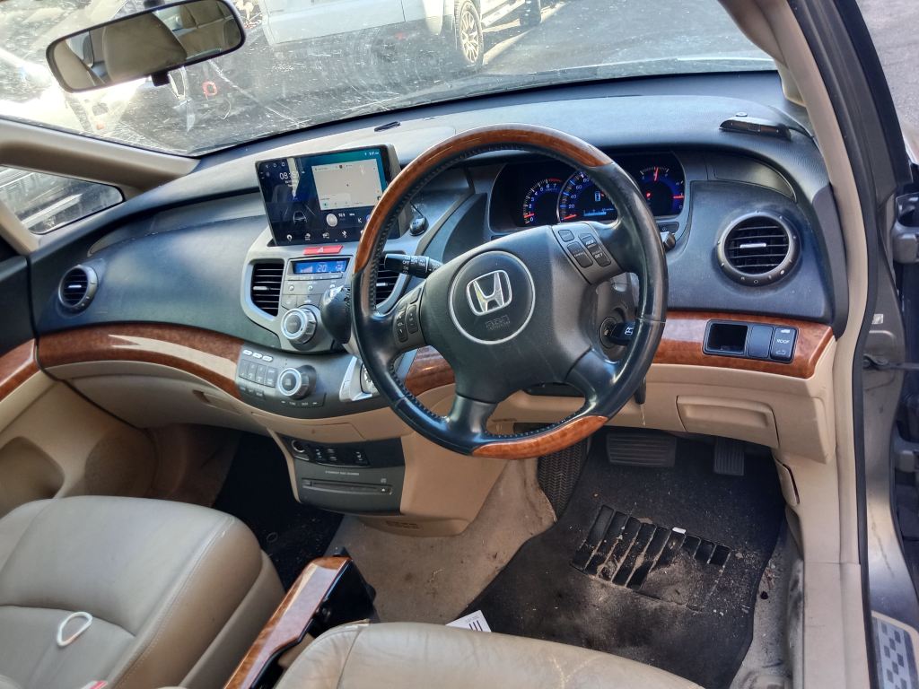 P5423 - Honda Odyssey 2007 Grey Wrecking - Image 7