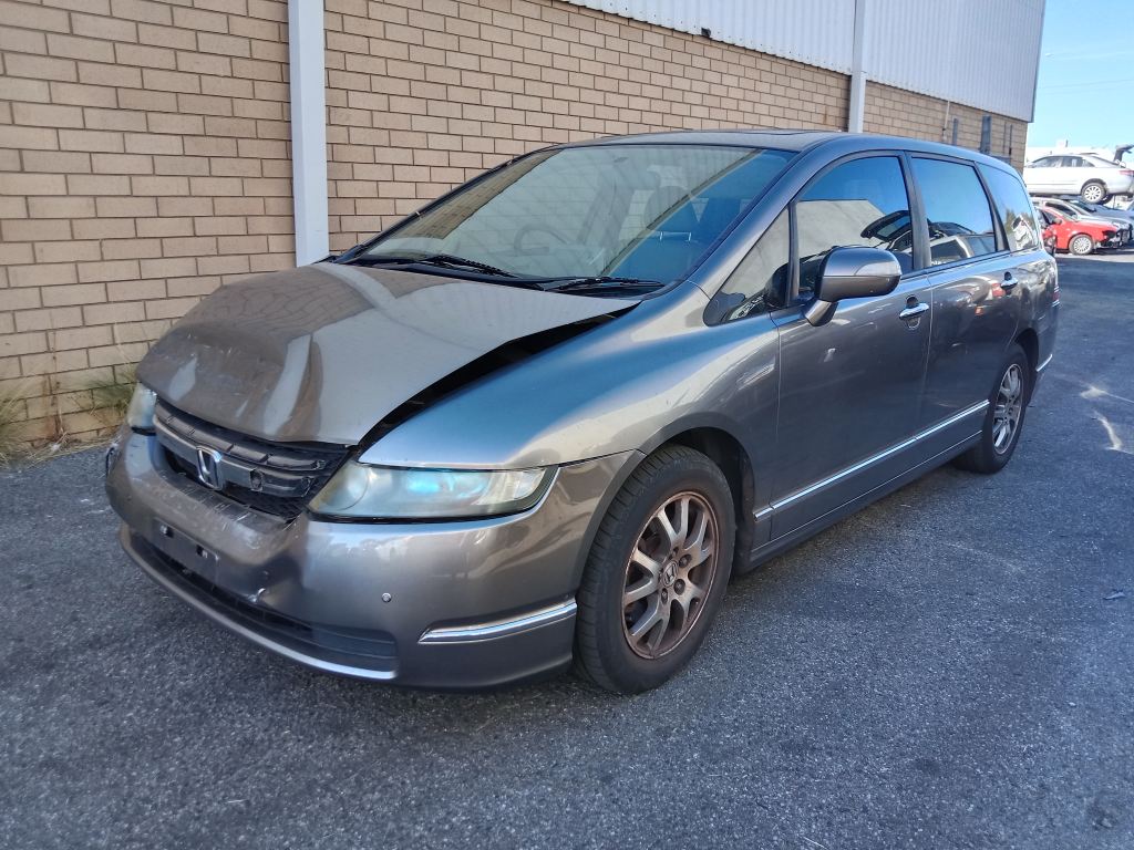 P5423 - Honda Odyssey 2007 Grey Wrecking - Image 15