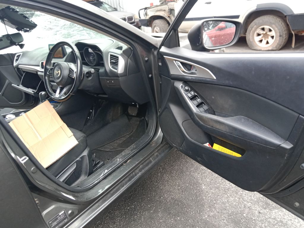 P5432 - Mazda 3 2017 Grey Wrecking - Image 7