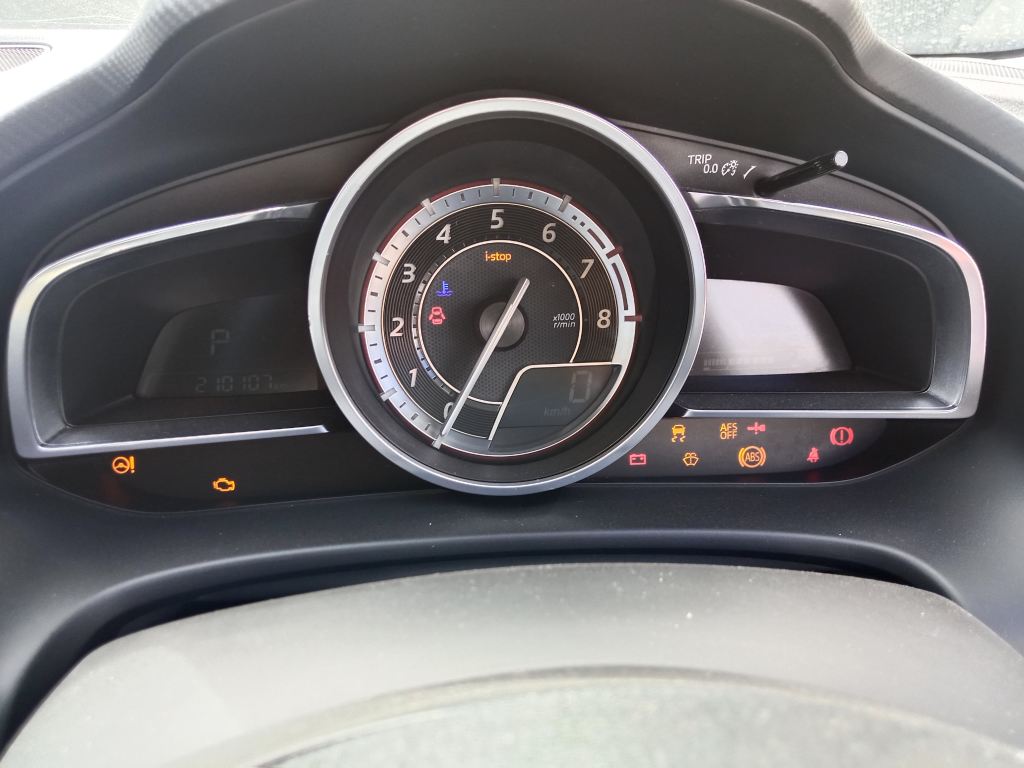 P5440 - Mazda 3 hatchback 2015 Red Wrecking - Image 3