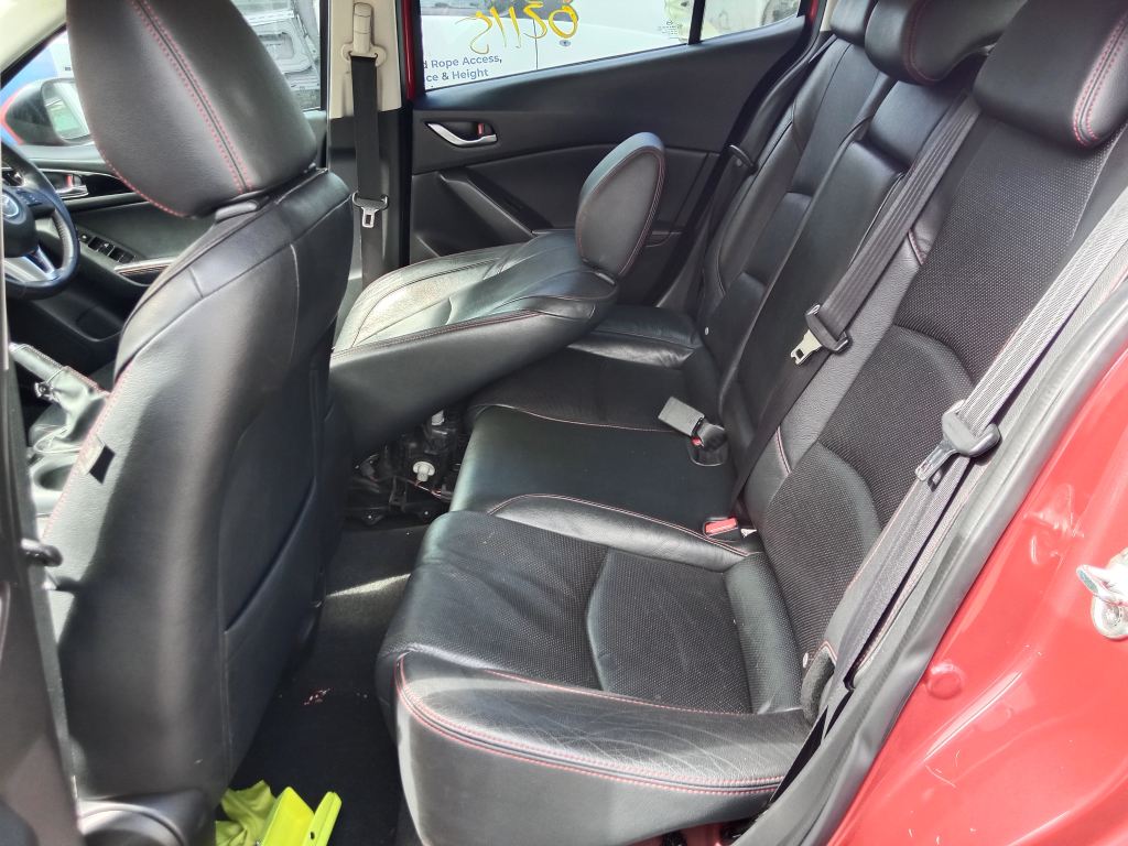 P5440 - Mazda 3 hatchback 2015 Red Wrecking - Image 5
