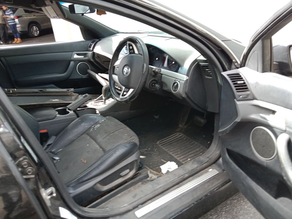 P5449 - Holden Commodore 2013 SV6 Z-Series Black Wrecking - Image 7