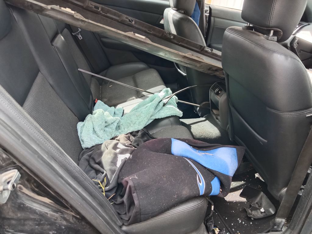 P5449 - Holden Commodore 2013 SV6 Z-Series Black Wrecking - Image 8