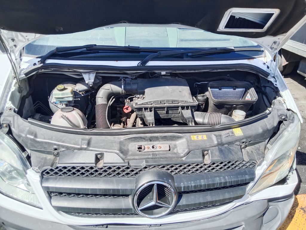 P5475 - Mercedes-Benz Sprinter 2013 White Wrecking - Image 2