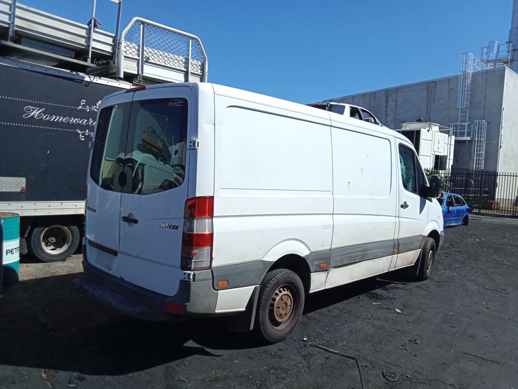 P5475 - Mercedes-Benz Sprinter 2013 White Wrecking - Image 14