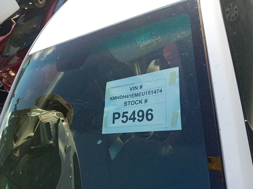 P5496 - Hyundai Elantra 2014 White Wrecking - Image 2
