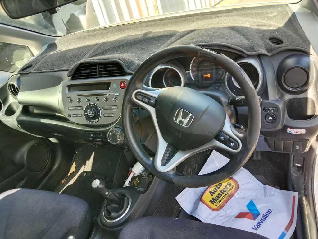 P5497 - Honda jazz 2011 White Wrecking - Image 8