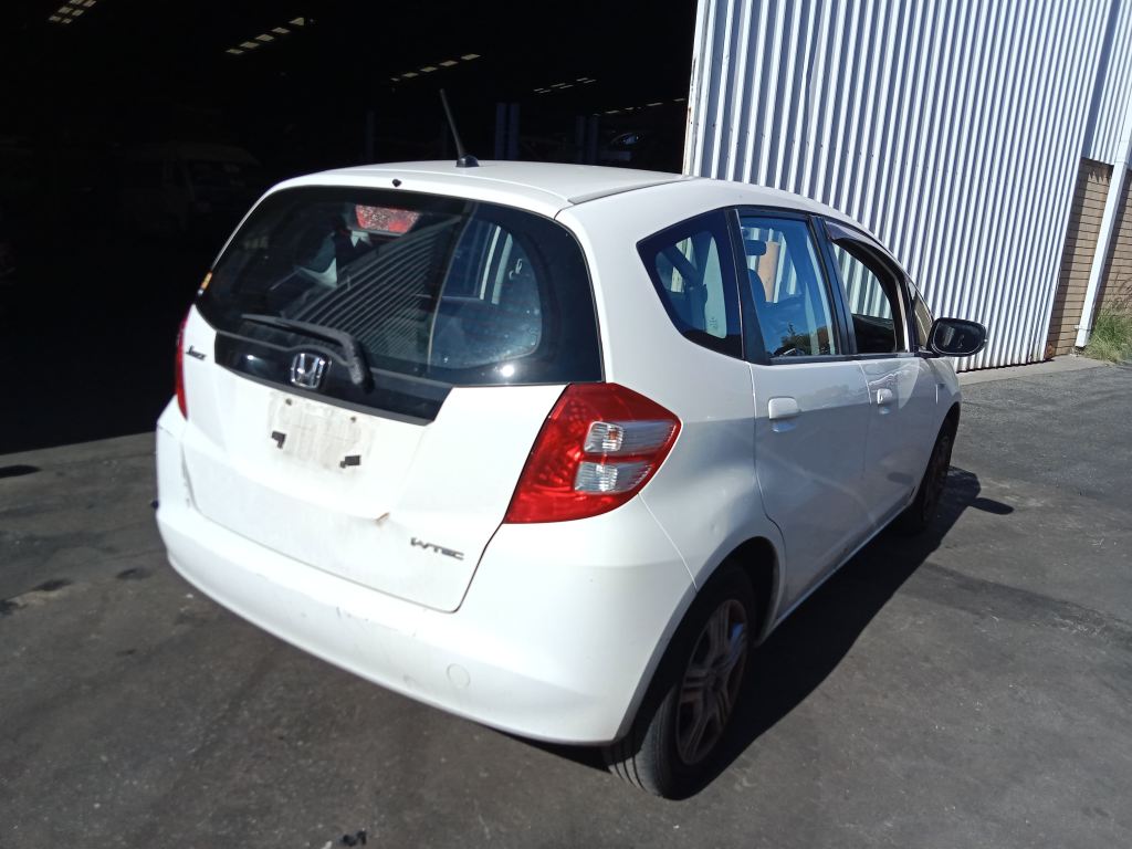 P5497 - Honda jazz 2011 White Wrecking - Image 14
