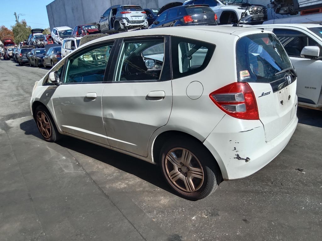 P5497 - Honda jazz 2011 White Wrecking - Image 15