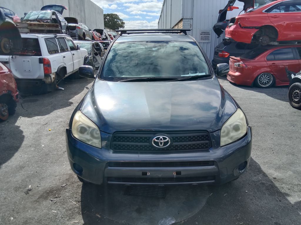 P5499 - Toyota RAV4 2007 Grey Wrecking
