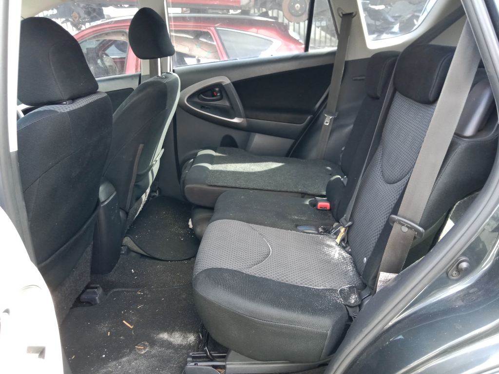 P5499 - Toyota RAV4 2007 Grey Wrecking - Image 3