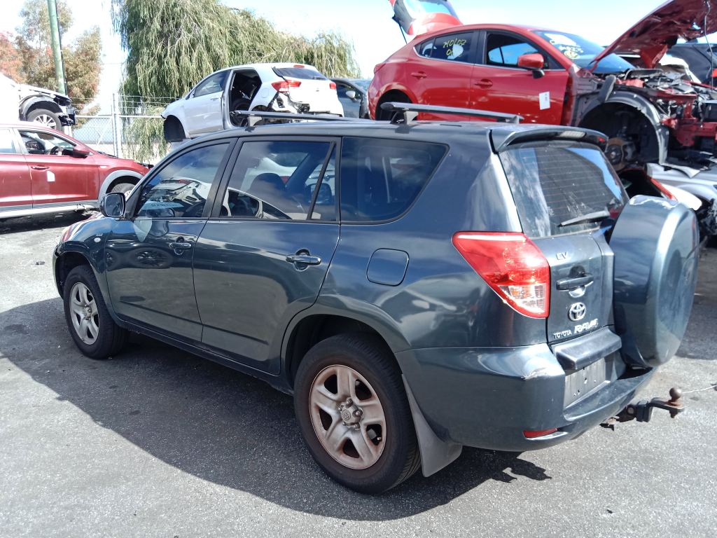 P5499 - Toyota RAV4 2007 Grey Wrecking - Image 12
