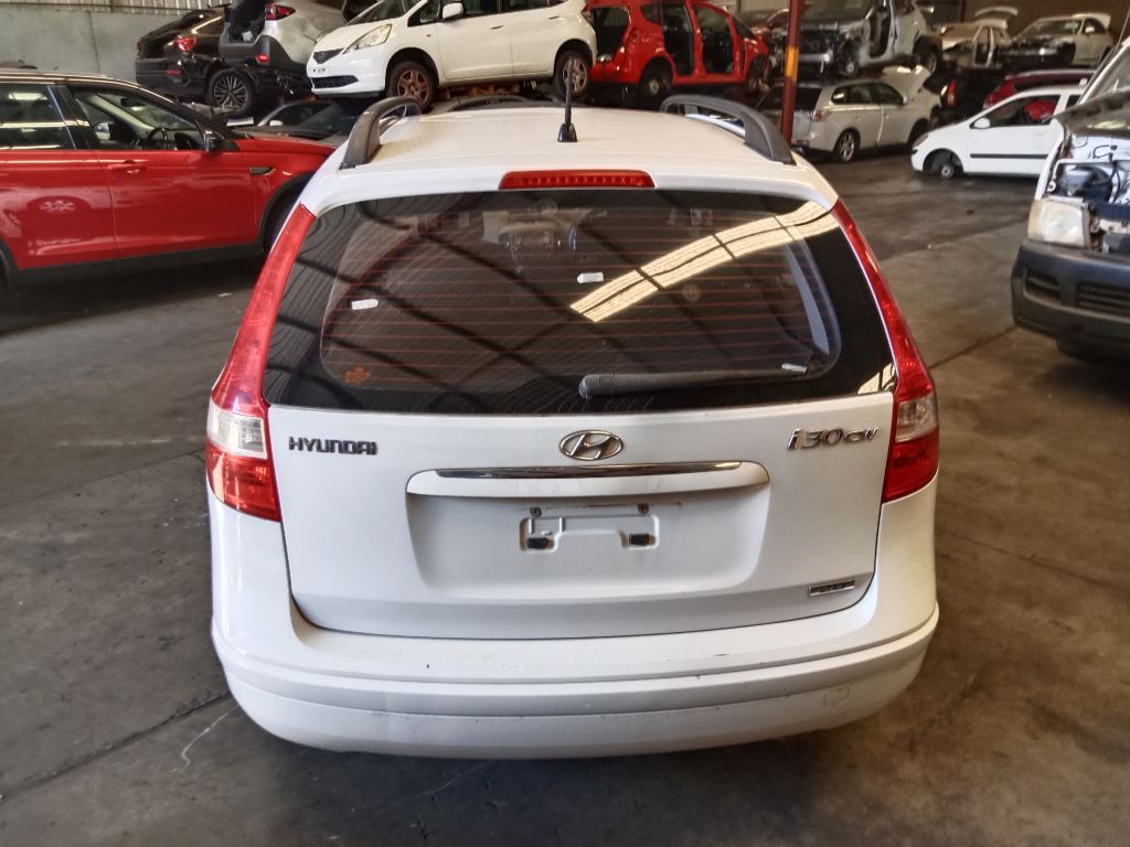 P5502 - Hyundai i30 wagon 2009 White Wrecking - Image 8