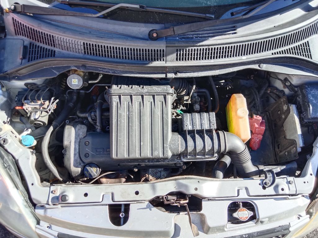 P5509 - Suzuki Swift 2005 Silver Wrecking - Image 10