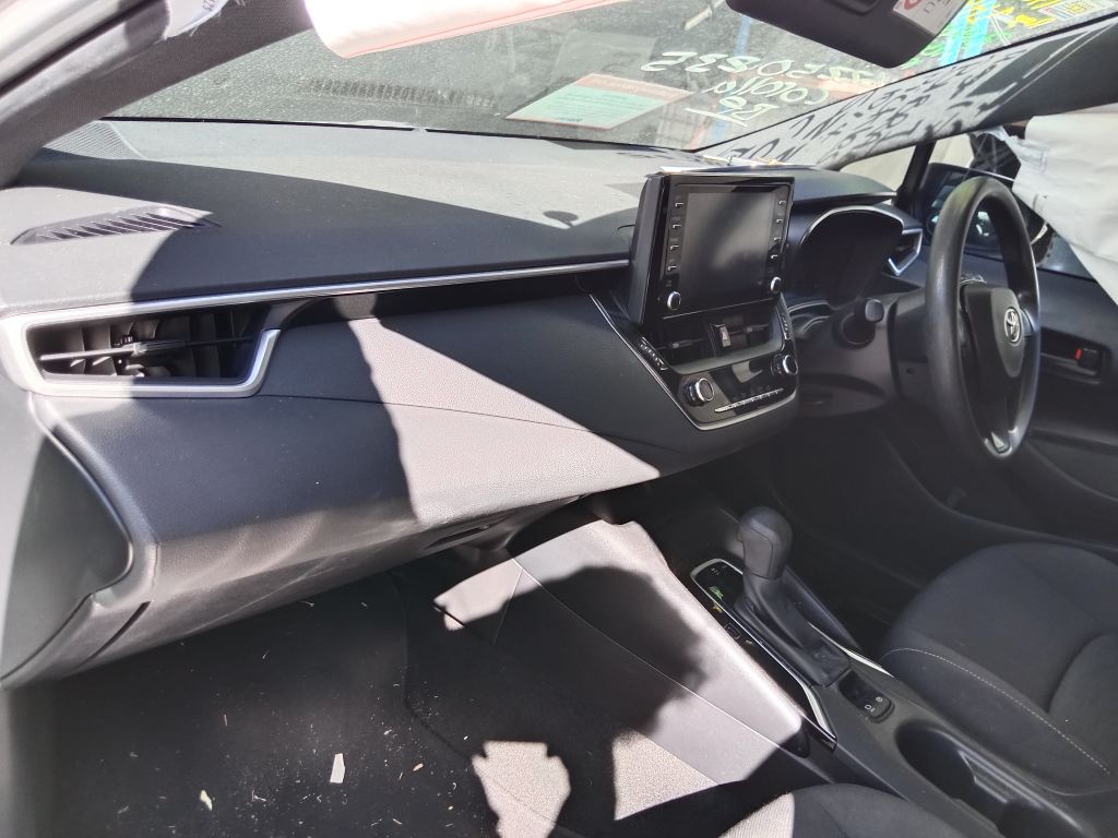 P5511 - Toyota corolla 2020 Silver Wrecking - Image 3