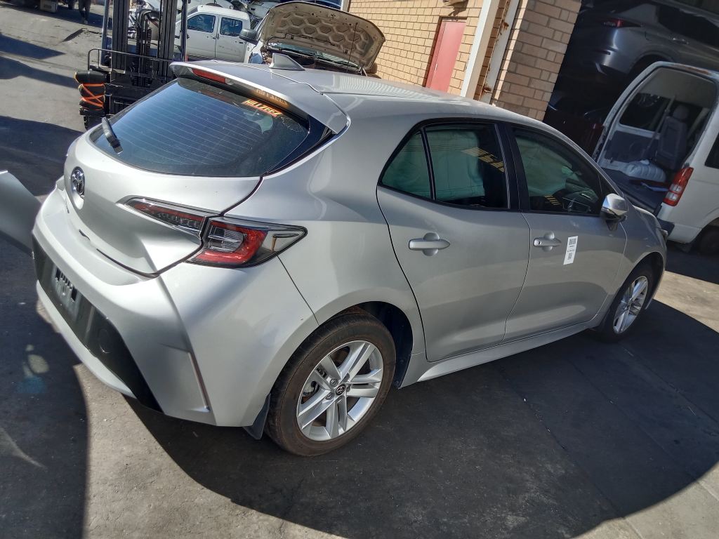 P5511 - Toyota corolla 2020 Silver Wrecking - Image 9