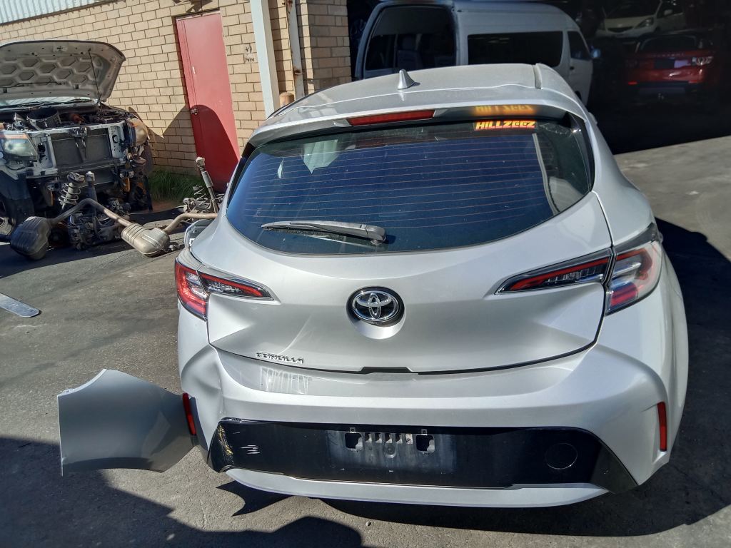 P5511 - Toyota corolla 2020 Silver Wrecking - Image 10