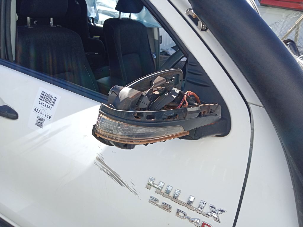 P5517 - Toyota Hilux 2021 White Wrecking - Image 4