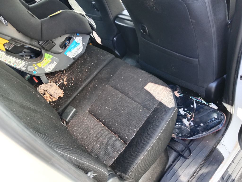 P5517 - Toyota Hilux 2021 White Wrecking - Image 6