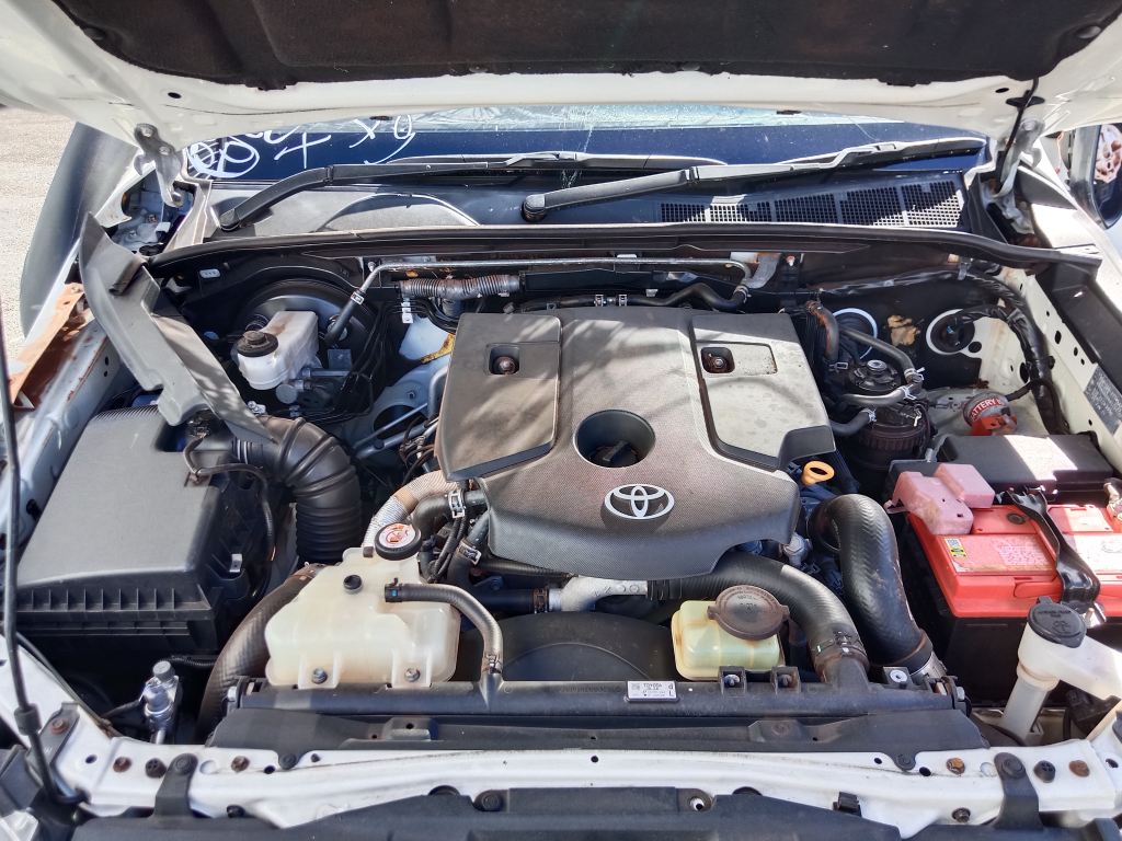 P5517 - Toyota Hilux 2021 White Wrecking - Image 7