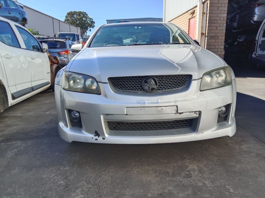 P5518 - Holden Commodore SV6 2008 Silver Wrecking